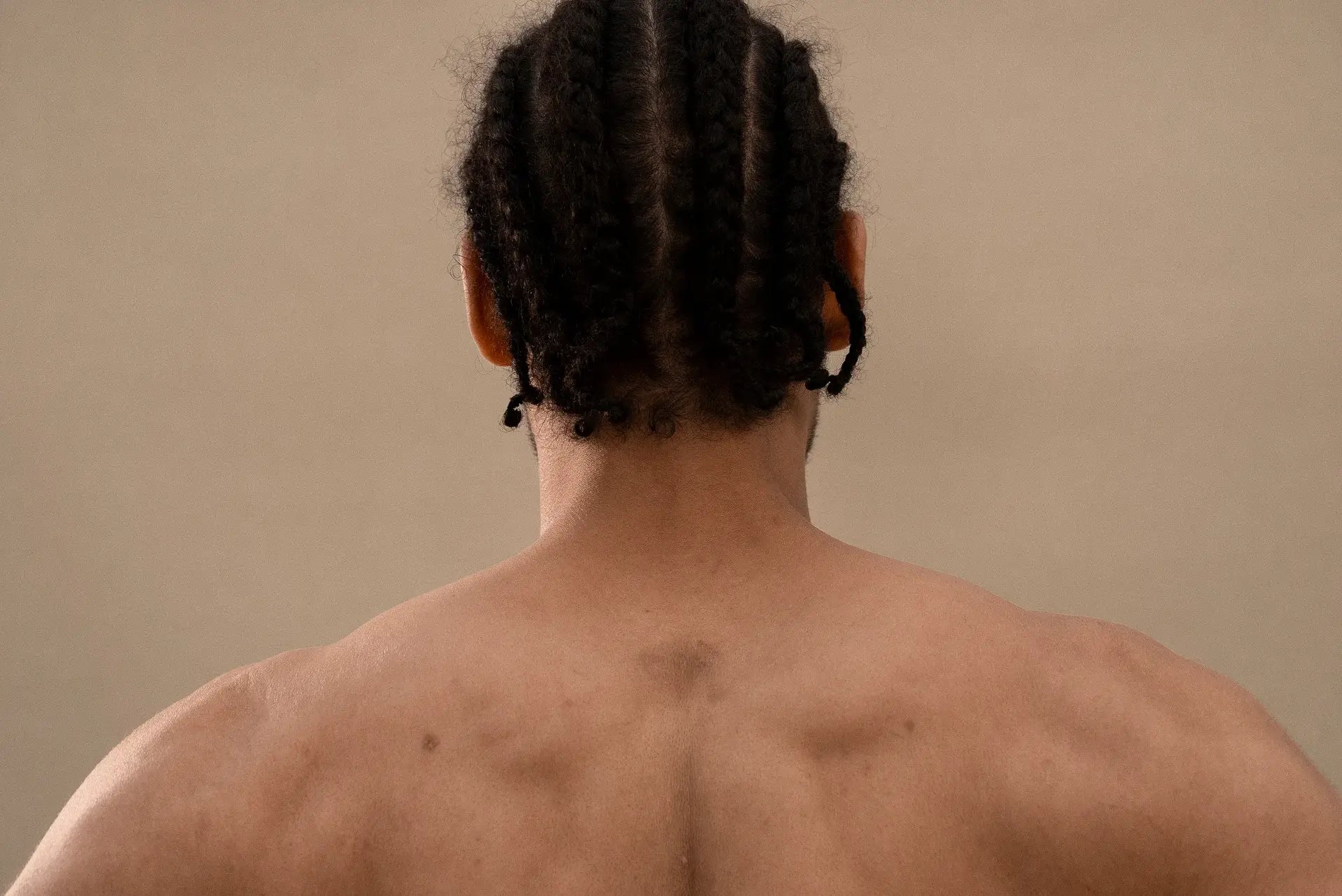 Pourquoi faire de l'épilation laser ? dos homme